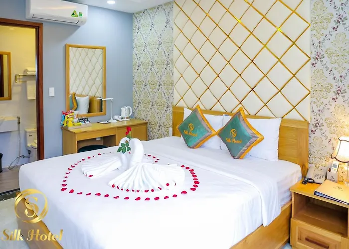 Khách sạn Silk